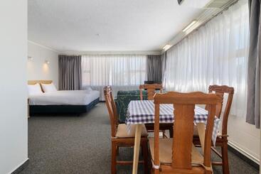 Thermal Oak Motel