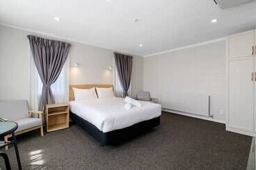 Thermal Oak Motel