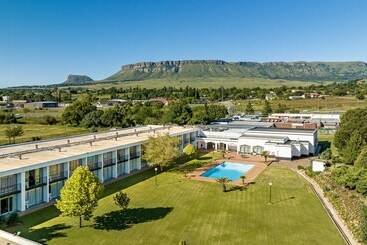 هتل African Sky Harrismith Inn