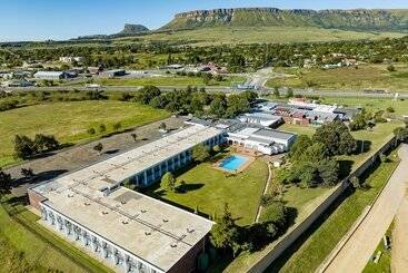 هتل African Sky Harrismith Inn