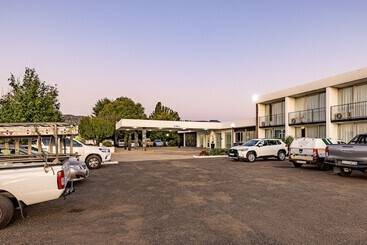 هتل African Sky Harrismith Inn