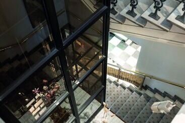 Elite Hotel Savoy