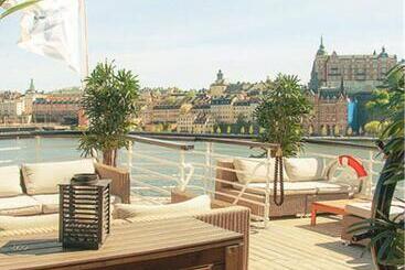 هتل Mälardrottningen Yacht