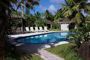 هتل Palm Grove