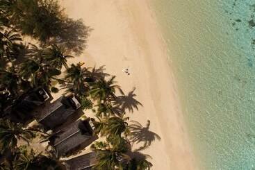 هتل Palm Grove