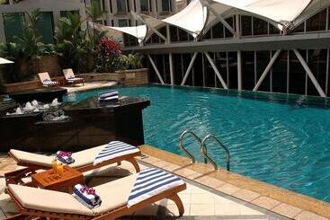 هتل Peninsula Excelsior Singapore, A Wyndham