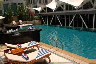 هتل Peninsula Excelsior Singapore, A Wyndham