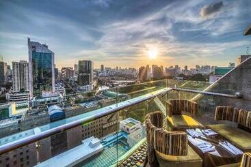 هتل Peninsula Excelsior Singapore, A Wyndham