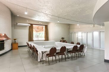 Protea Hotel By Marriott Oudtshoorn Riempie Estate