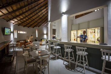 Protea Hotel By Marriott Oudtshoorn Riempie Estate