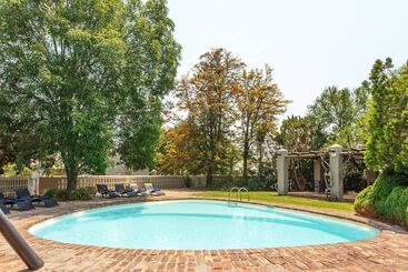 Protea Hotel By Marriott Oudtshoorn Riempie Estate