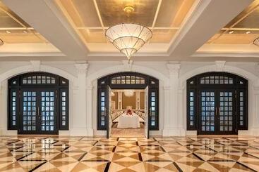 هتل Raffles  Singapore
