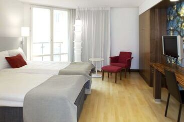 هتل Scandic Crown