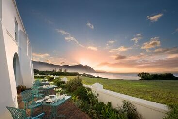 هتل The Marinehermanus