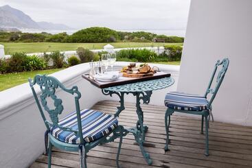 هتل The Marinehermanus