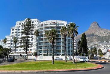 Peninsula All Suite Hotel By Dream Resorts