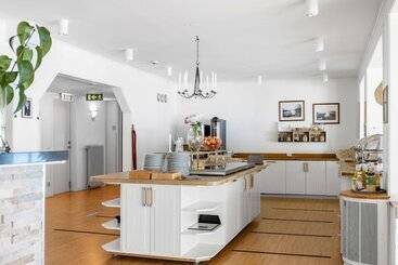 L Frykenstrand; Sure Hotel Collection By Best Western