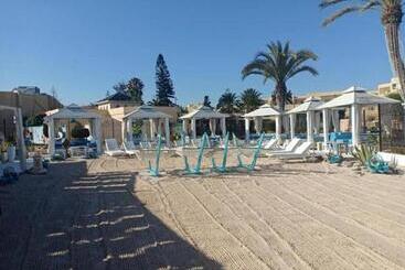 Abou Sofiane Hotel Families And Couples