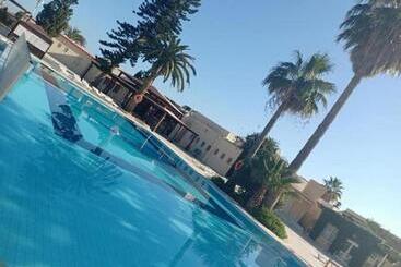 Abou Sofiane Hotel Families And Couples