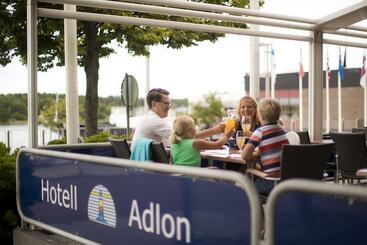 هتل Adlon