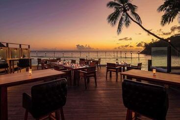 هتل Avani Barbarons Seychelles Resort