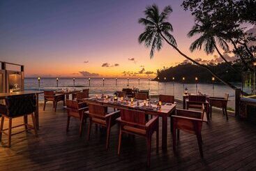 هتل Avani Barbarons Seychelles Resort