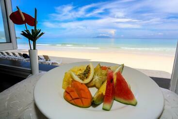 هتل Coral Strand Smart Choice