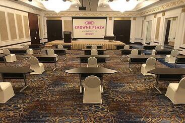 هتل Crowne Plaza Jeddah, An Ihg