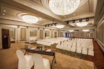 Otel Crowne Plaza Jeddah, An Ihg