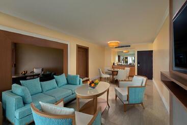 هتل Dusit Thani Laguna Phuket