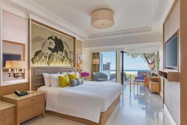 هتل Dusit Thani Laguna Phuket