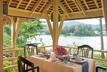 هتل Dusit Thani Laguna Phuket