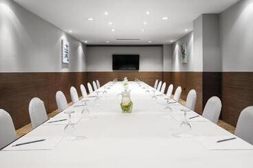 هتل Four Points By Sheraton Dar Es Salaam New Africa