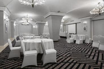 هتل Four Points By Sheraton Dar Es Salaam New Africa
