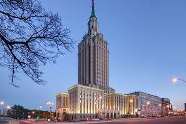 هتل Hilton Moscow Leningradskaya