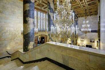 هتل Hilton Moscow Leningradskaya