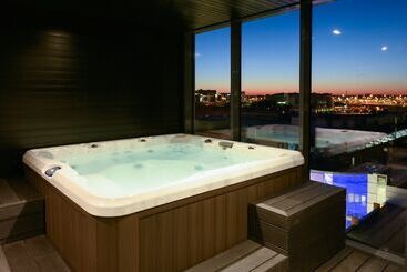 هتل Holiday Inn Helsinki   Expo, An Ihg