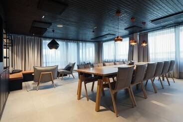 هتل Holiday Inn Helsinki   Expo, An Ihg