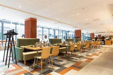 هتل Holiday Inn Helsinki   Expo, An Ihg