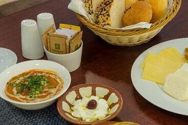 هتل Holiday Inn Yanbu, An Ihg
