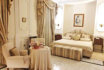 هتل Les Oliviers Palace