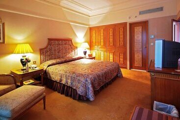 هتل Mercure  Khamis Mushayt
