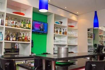 هتل Premier Splendid Inn Bayshore