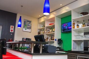 هتل Premier Splendid Inn Bayshore