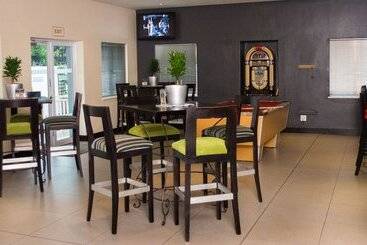 هتل Premier Splendid Inn Bayshore