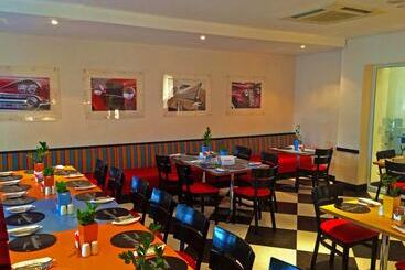 هتل Premier Splendid Inn Bayshore