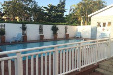 هتل Premier Splendid Inn Bayshore