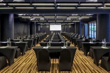 هتل Pullman Phuket Karon Beach Resort