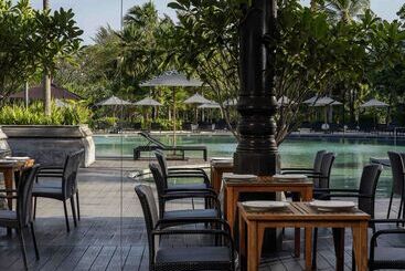 هتل Pullman Phuket Karon Beach Resort
