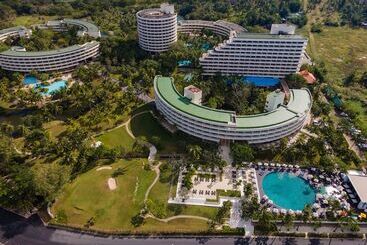 هتل Pullman Phuket Karon Beach Resort
